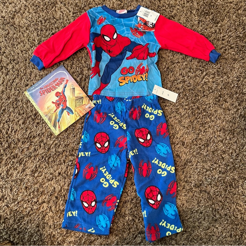 NEW NWT Spider-Man Pajamas Set Book Little Boys 2T Blue Red Fuzzy Soft